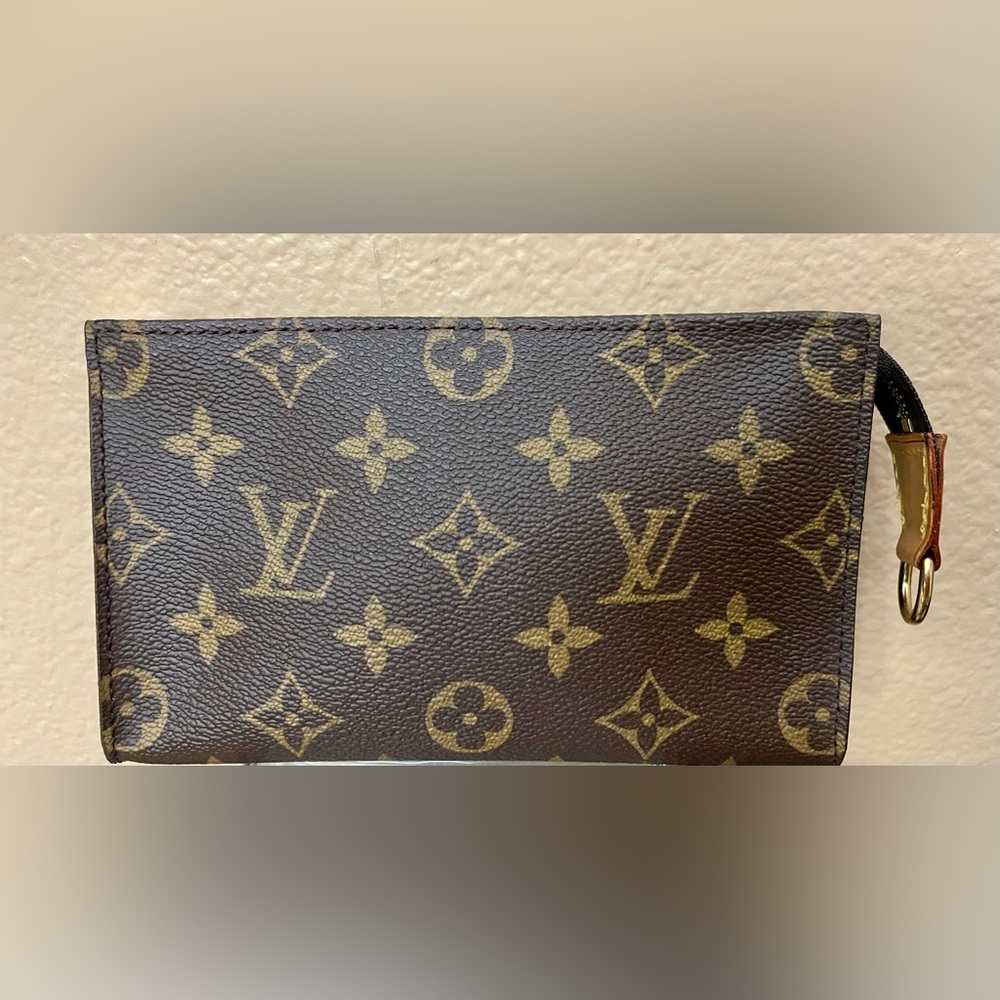 LOUIS VUITTON Monogram Bucket Accessory Pouch